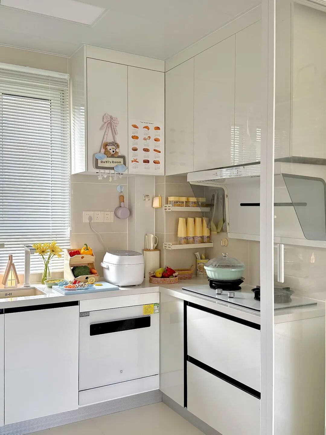 Sau một lần dọn nhà thật kỹ, tôi quyết không mua lại 6 món này: Tốn tiền, chiếm chỗ, càng dùng càng thấy mệt- Ảnh 4.
