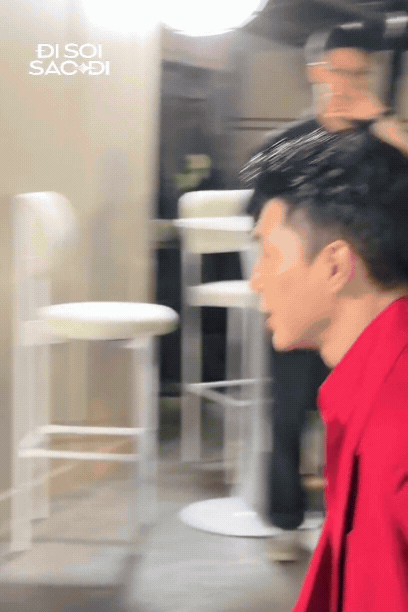 Ph&aacute;t hiện Steven Nguyễn mắt d&aacute;n chặt v&agrave;o 1 mỹ nh&acirc;n, miệng khen qu&aacute; đẹp: Netizen quả quyết &ldquo;y&ecirc;u từ phim ra đời&rdquo;- Ảnh 3.
