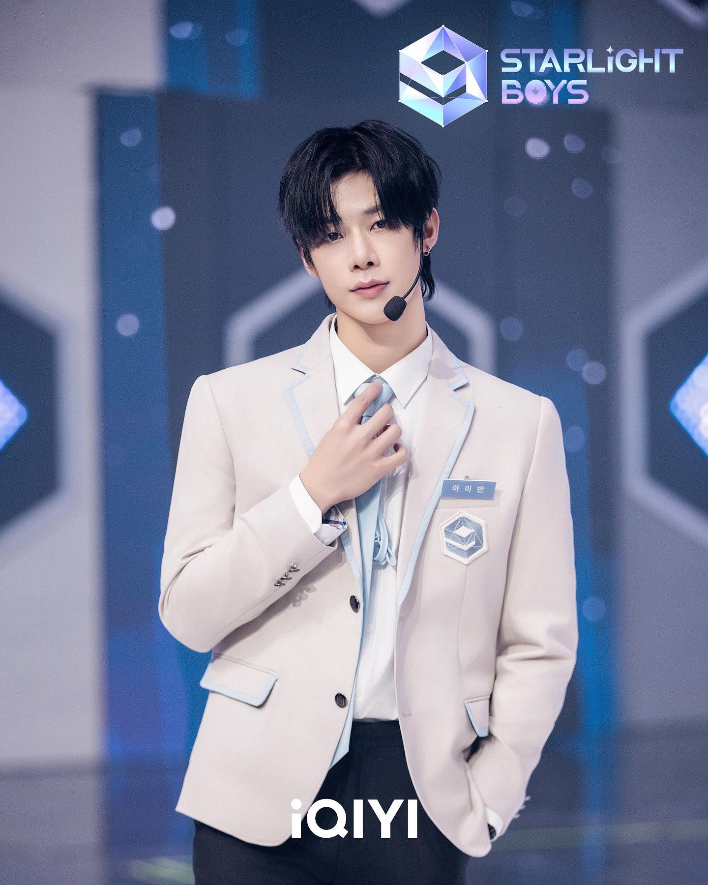 Nam ca sĩ ở nước ngoài diễn show 10 khán giả, về Việt Nam được cả MXH tìm kiếm- Ảnh 3.