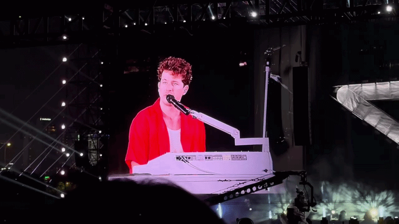 Charlie Puth lần đầu đến TP.HCM: Dành riêng đặc quyền cho fan Việt, visual phát sáng có biết già là gì không? - Ảnh 2.