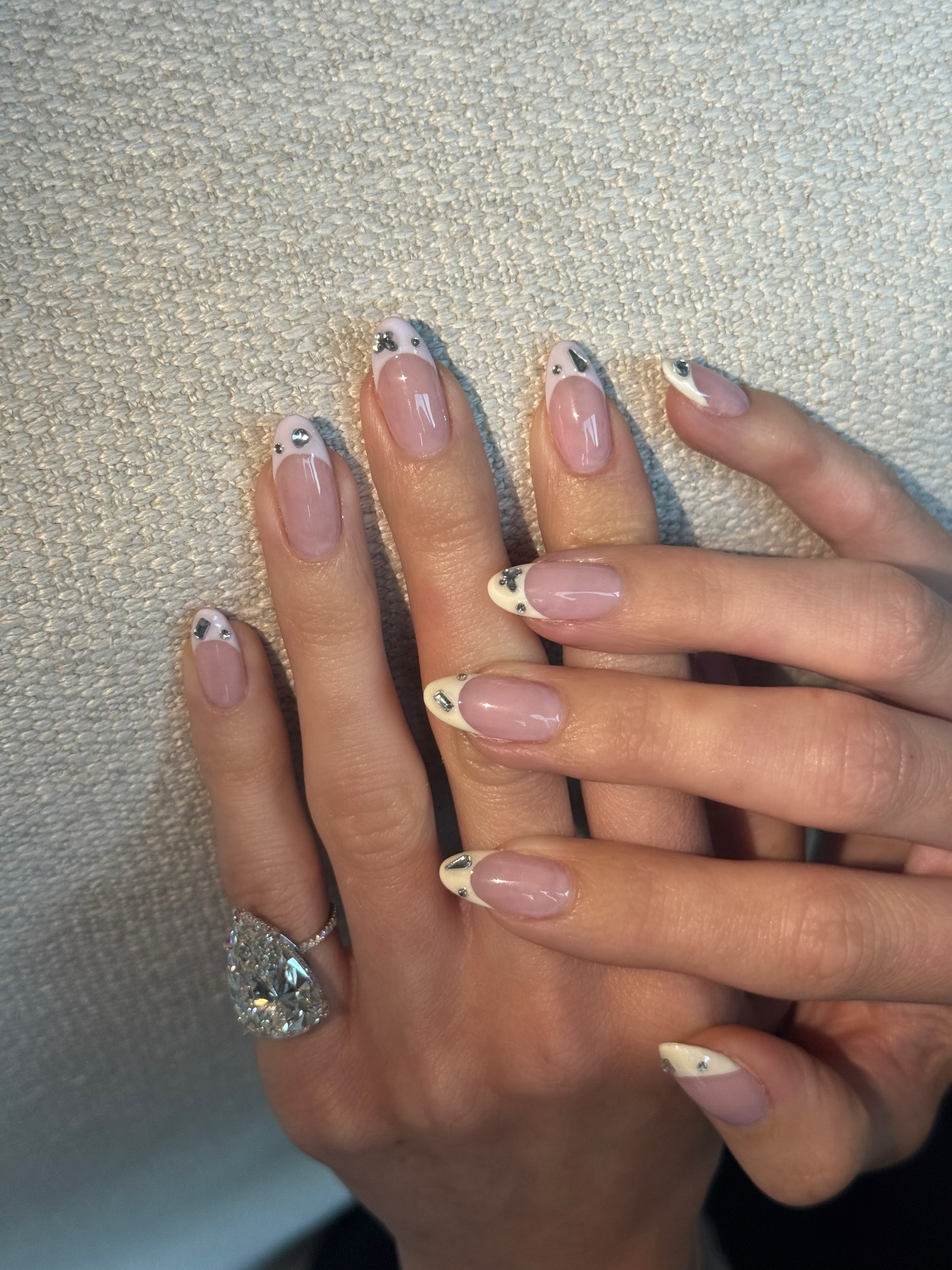 Kylie Jenner "d&aacute;t v&agrave;ng" lỗ tai với 26 tỷ kim cương- Ảnh 5.