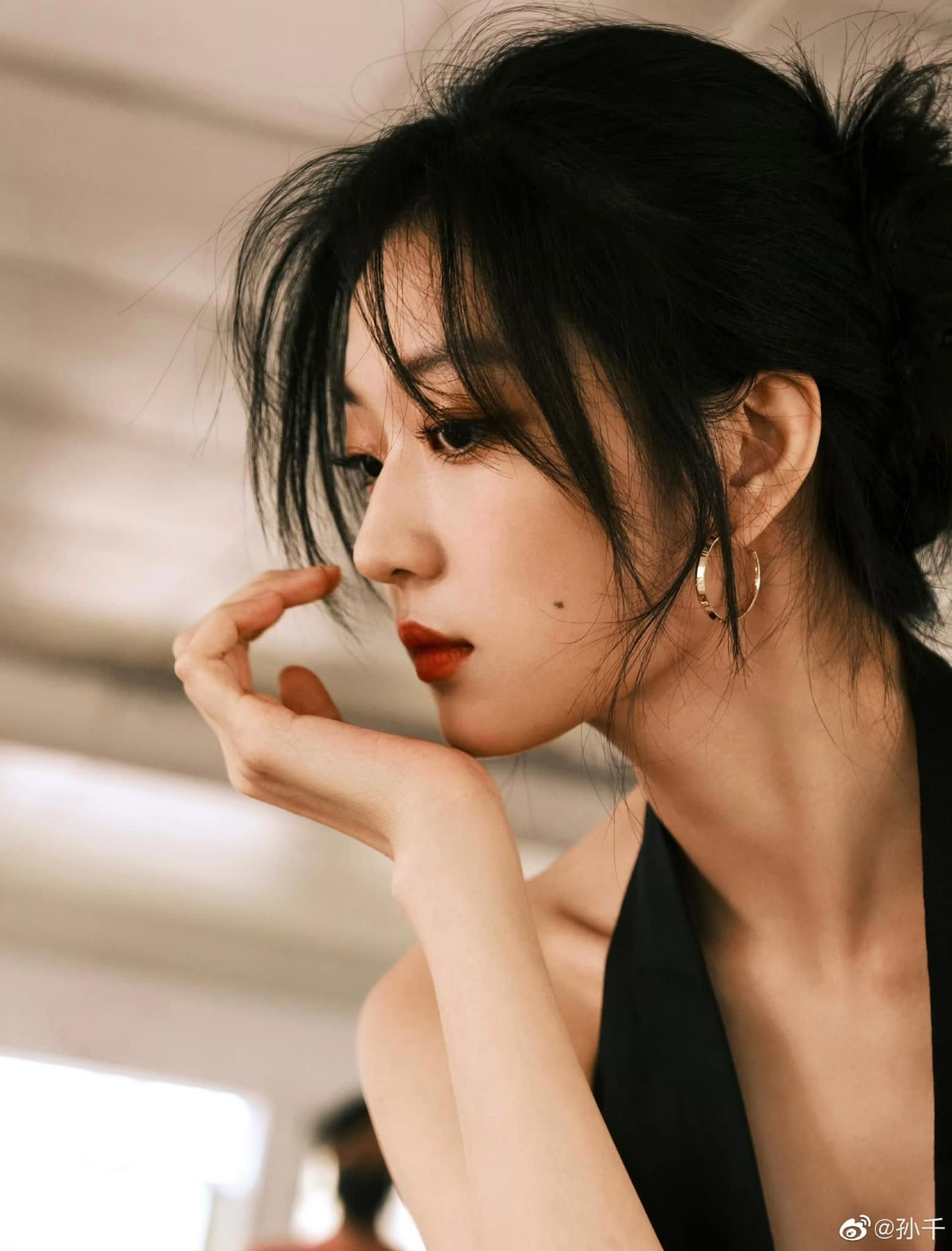 Mỹ nh&acirc;n đang viral khắp Việt Nam mang gương mặt của Jeon Ji Hyun v&agrave; Kim Yoo Jung cộng lại: Visual đẹp đến cực hạn- Ảnh 9.