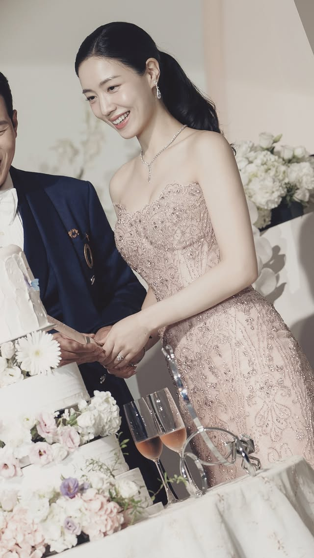 Hòa bình đến với T-ara rồi sao: Hwayoung cưới, Eunjung và Hyomin nô nức tung hoa?- Ảnh 16.