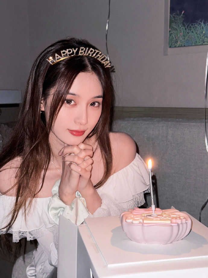 "Anh sếp showbiz" đưa n&agrave;ng thơ đi c&ocirc;ng vi&ecirc;n giải tr&iacute; đ&oacute;n sinh nhật, "t&igrave;nh bể b&igrave;nh" sau h&agrave;ng loạt tin đồn rạn nứt- Ảnh 3.