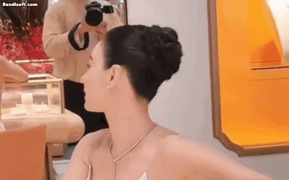 Showbiz c&oacute; 1 mỹ nh&acirc;n đẹp đến mức được đồng nghiệp cho 7.000 tỷ đồng: Mọi c&ocirc; g&aacute;i đều tr&aacute;nh mặt, kh&ocirc;ng ai muốn l&agrave;m bạn - Ảnh 6.