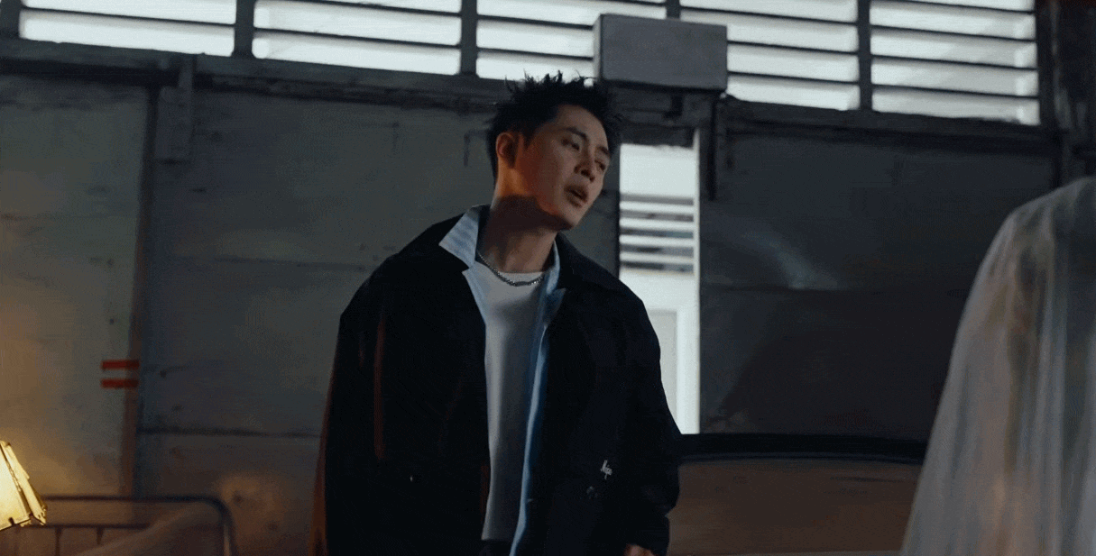 Việt Nam c&oacute; ca sĩ &ldquo;bố bỉm sữa" vợ đẹp con ngoan vạn người m&ecirc;, vừa xuất hiện diện mạo cực kh&aacute;c lạ- Ảnh 2.