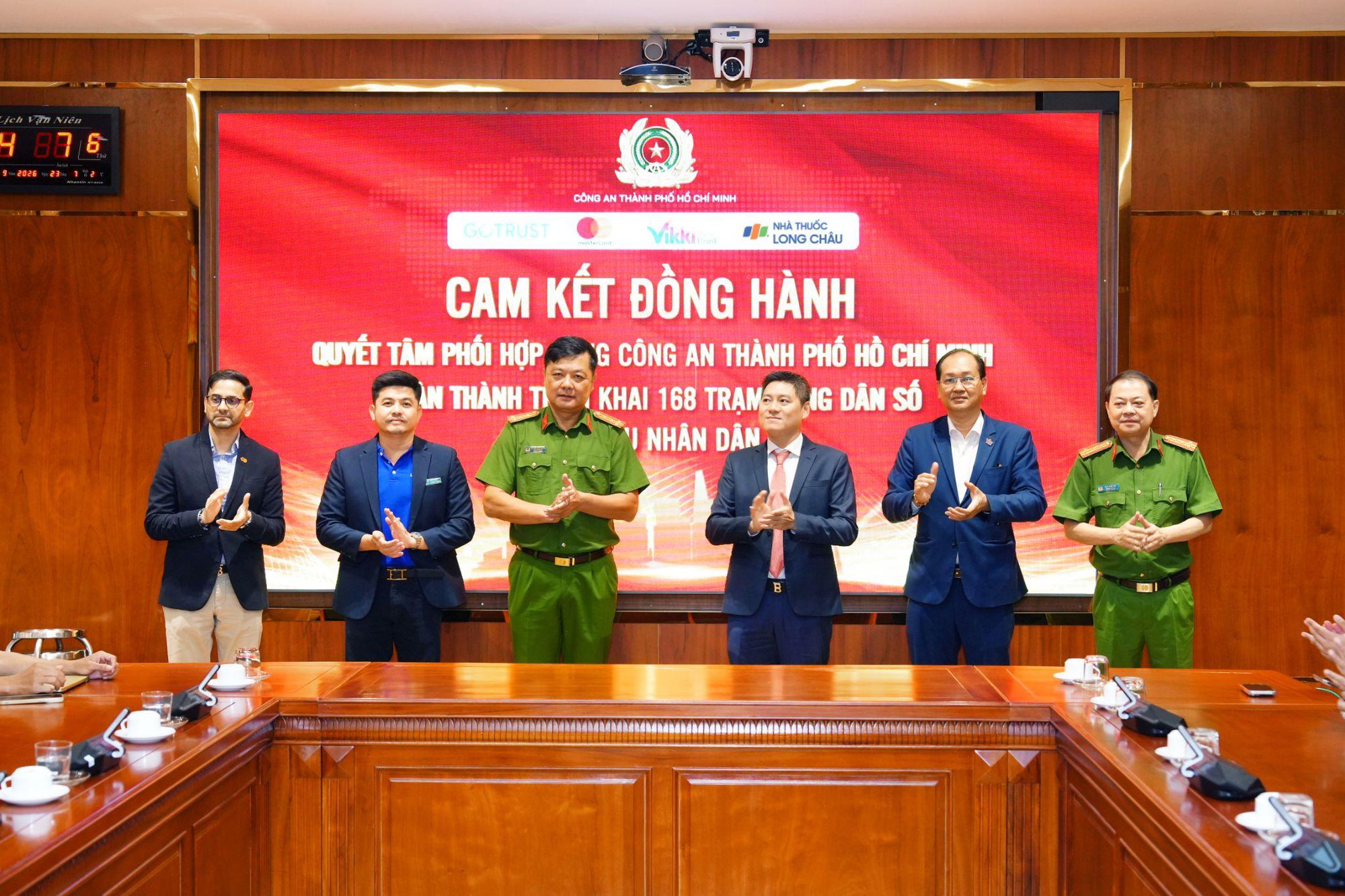 Hơn 200.000 gia đình an tâm chăm sóc sức khỏe cùng Tài khoản gia đình Long Châu- Ảnh 3.