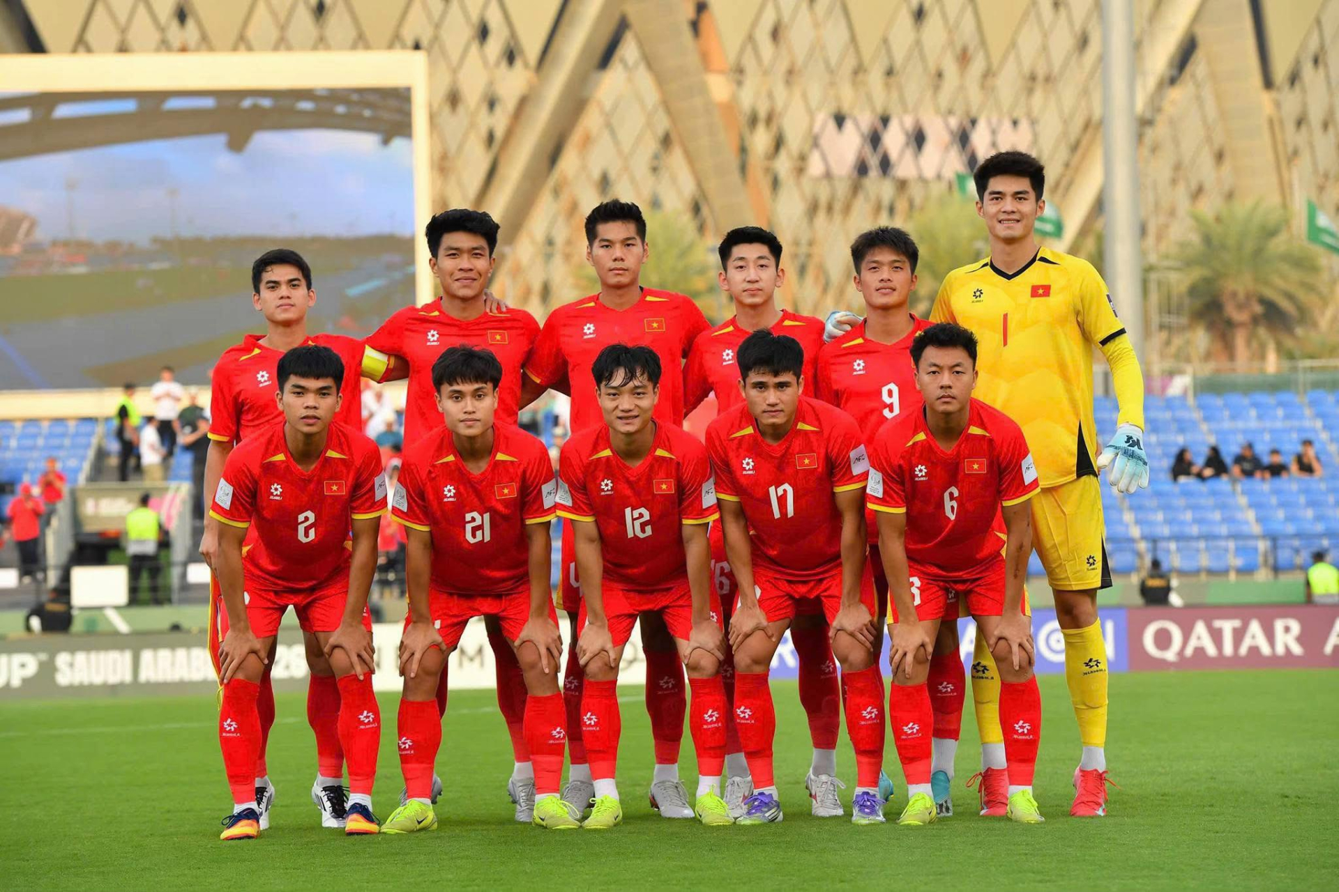 Bức ảnh hot: &ldquo;Trung Ki&ecirc;n 1m91 c&ograve;n Quang Hải th&igrave; SN 1997&rdquo;- Ảnh 4.