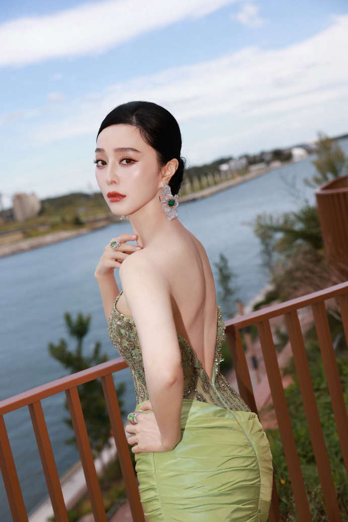 Dụi mắt không tin đây là Phạm Băng Băng ở tuổi 20- Ảnh 7.