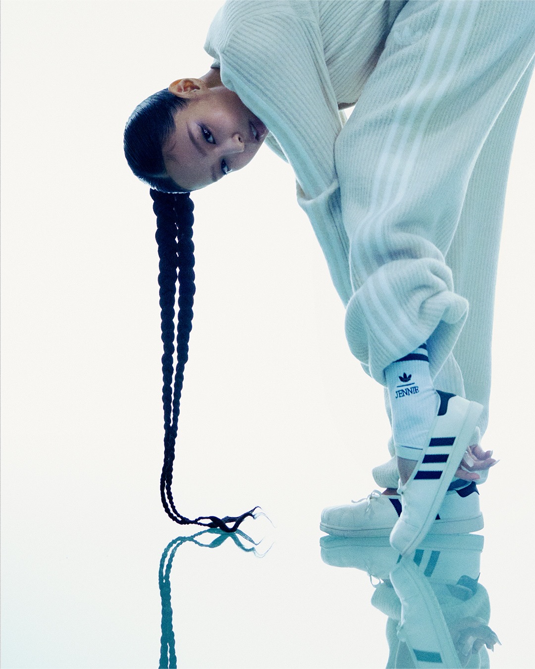 Jennie (BLACKPINK) bị li&ecirc;n luỵ v&igrave; tấm ảnh người đ&agrave;n &ocirc;ng 1 ch&acirc;n- Ảnh 1.