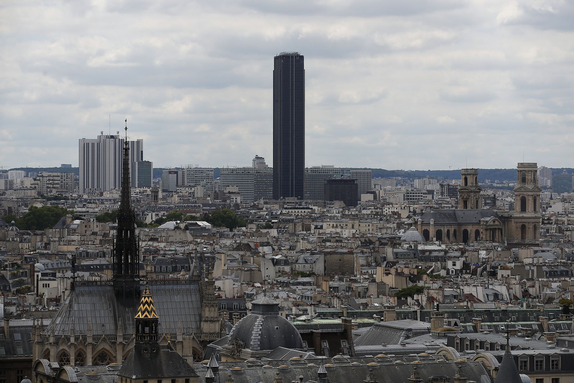 V&igrave; sao Paris gi&agrave;u c&oacute; như vậy nhưng kh&ocirc;ng c&oacute; nh&agrave; cao tầng? - Ảnh 3.