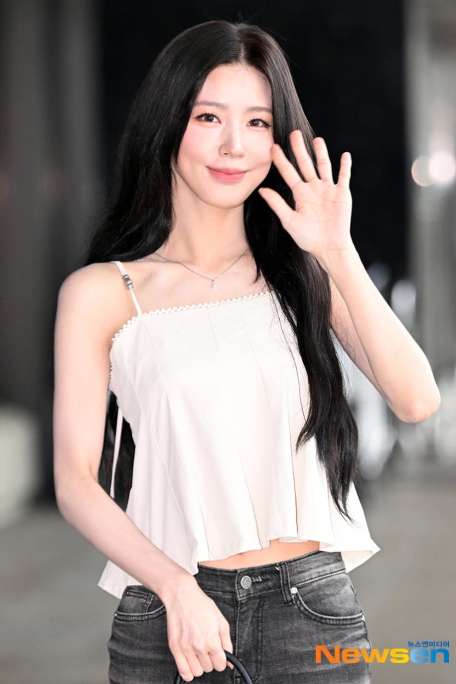 Thức uống m&agrave;u đỏ mỗi s&aacute;ng gi&uacute;p đối thủ của Jisoo kh&ocirc;ng vượt mức 45kg- Ảnh 3.