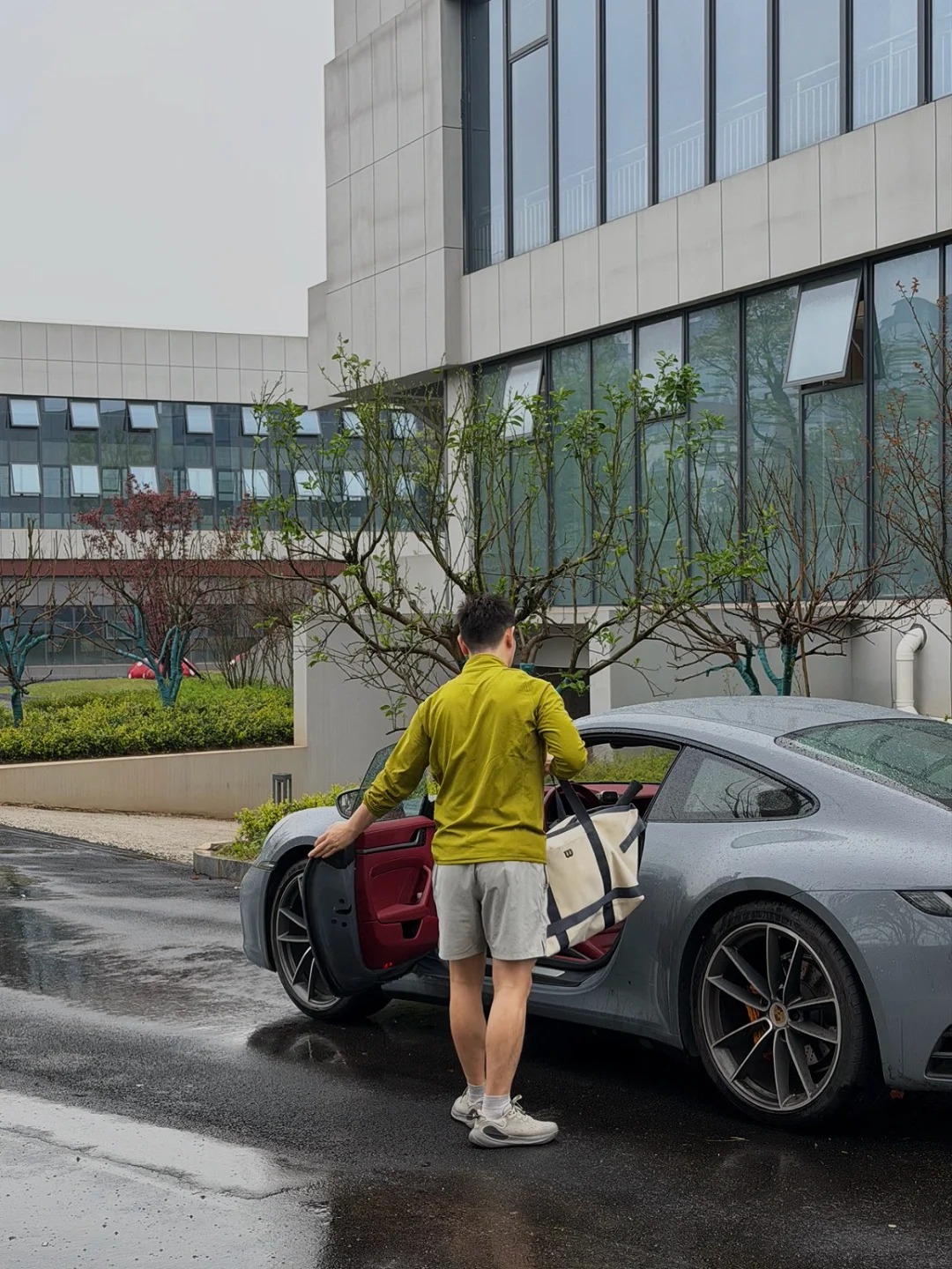Thanh ni&ecirc;n thu&ecirc; kh&aacute;ch sạn Marriott ở suốt 4 năm để được bao điện nước, miễn ph&iacute; bữa s&aacute;ng v&agrave; đi tập gym cho gần- Ảnh 11.