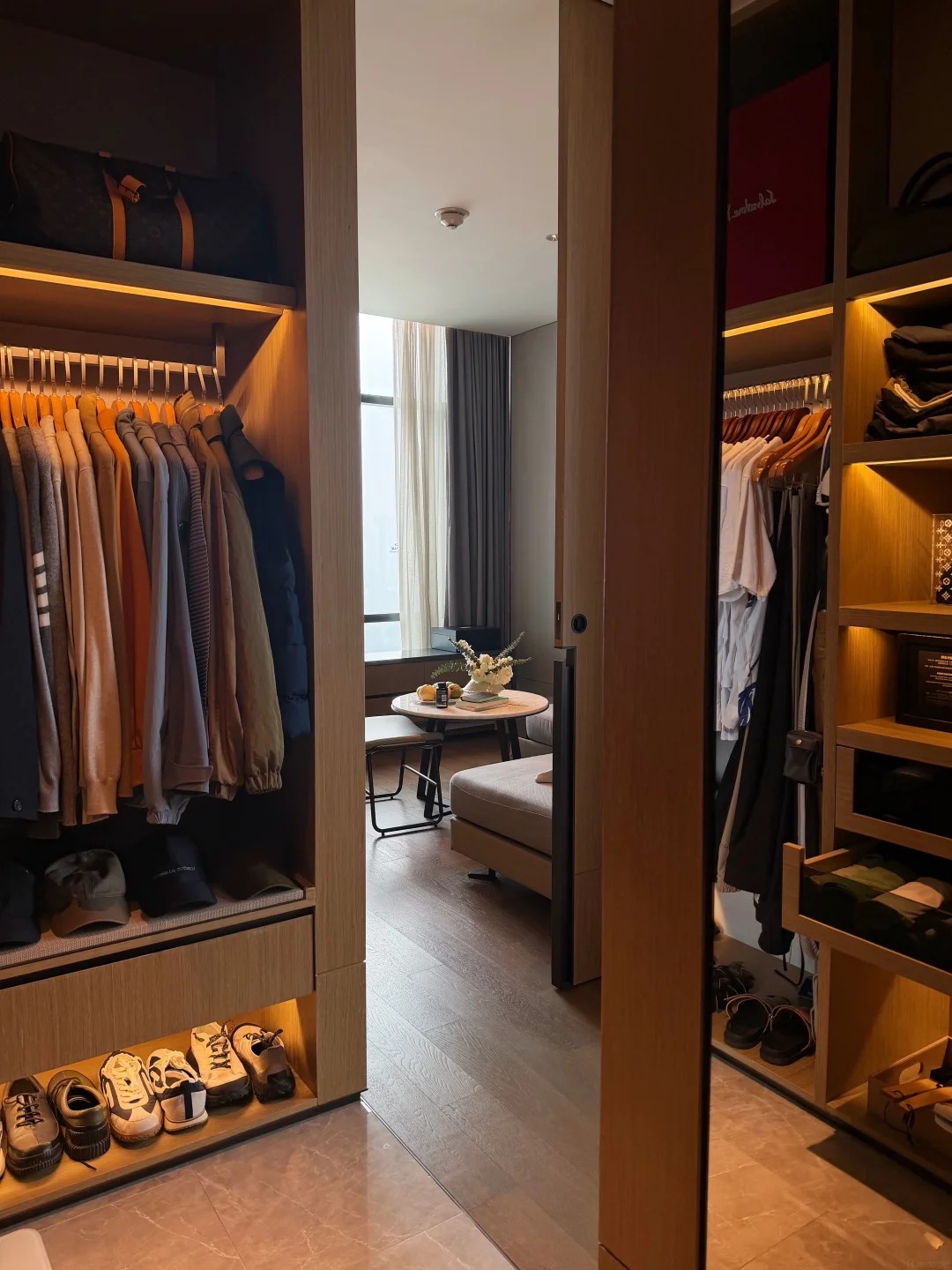 Thanh ni&ecirc;n thu&ecirc; kh&aacute;ch sạn Marriott ở suốt 4 năm để được bao điện nước, miễn ph&iacute; bữa s&aacute;ng v&agrave; đi tập gym cho gần- Ảnh 5.