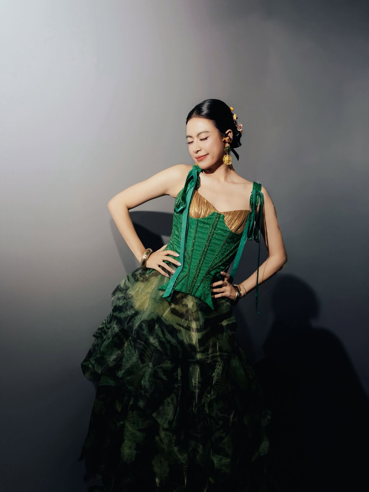 Kh&ocirc;ng tin nổi nhan sắc 38 tuổi của Ho&agrave;ng Thuỳ Linh- Ảnh 12.
