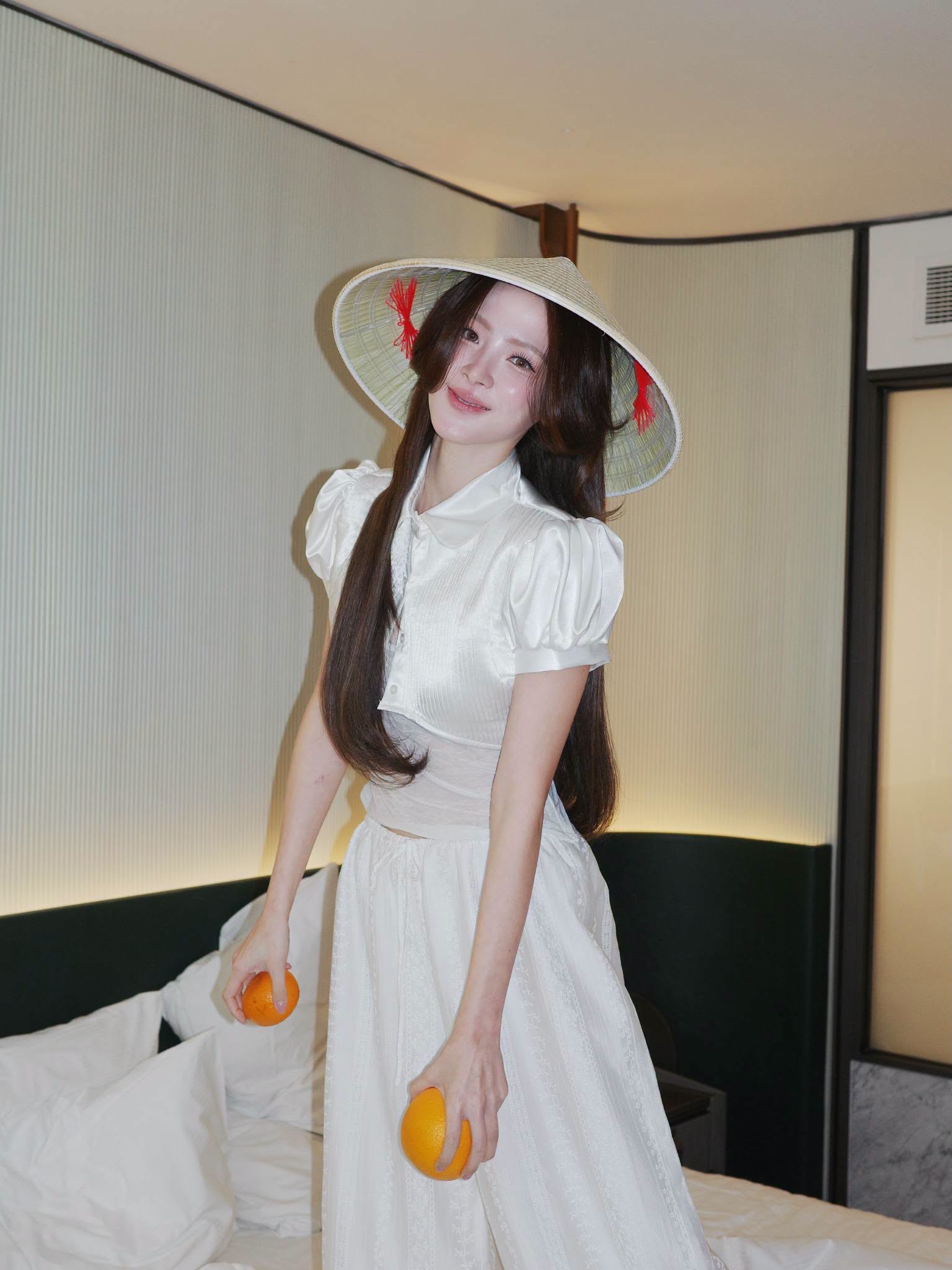 Baifern Pimchanok đẹp từ gương mặt đến v&oacute;c d&aacute;ng, gu ăn mặc lại c&agrave;ng t&ocirc;n trọn lợi thế trời cho - Ảnh 9.