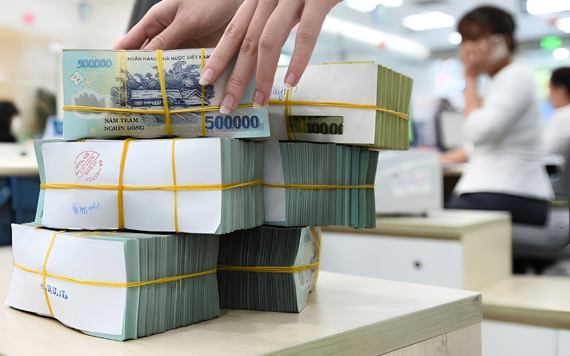 Lời khuy&ecirc;n cho người gửi tiết kiệm ng&acirc;n h&agrave;ng từ 1 tỷ trở l&ecirc;n- Ảnh 1.
