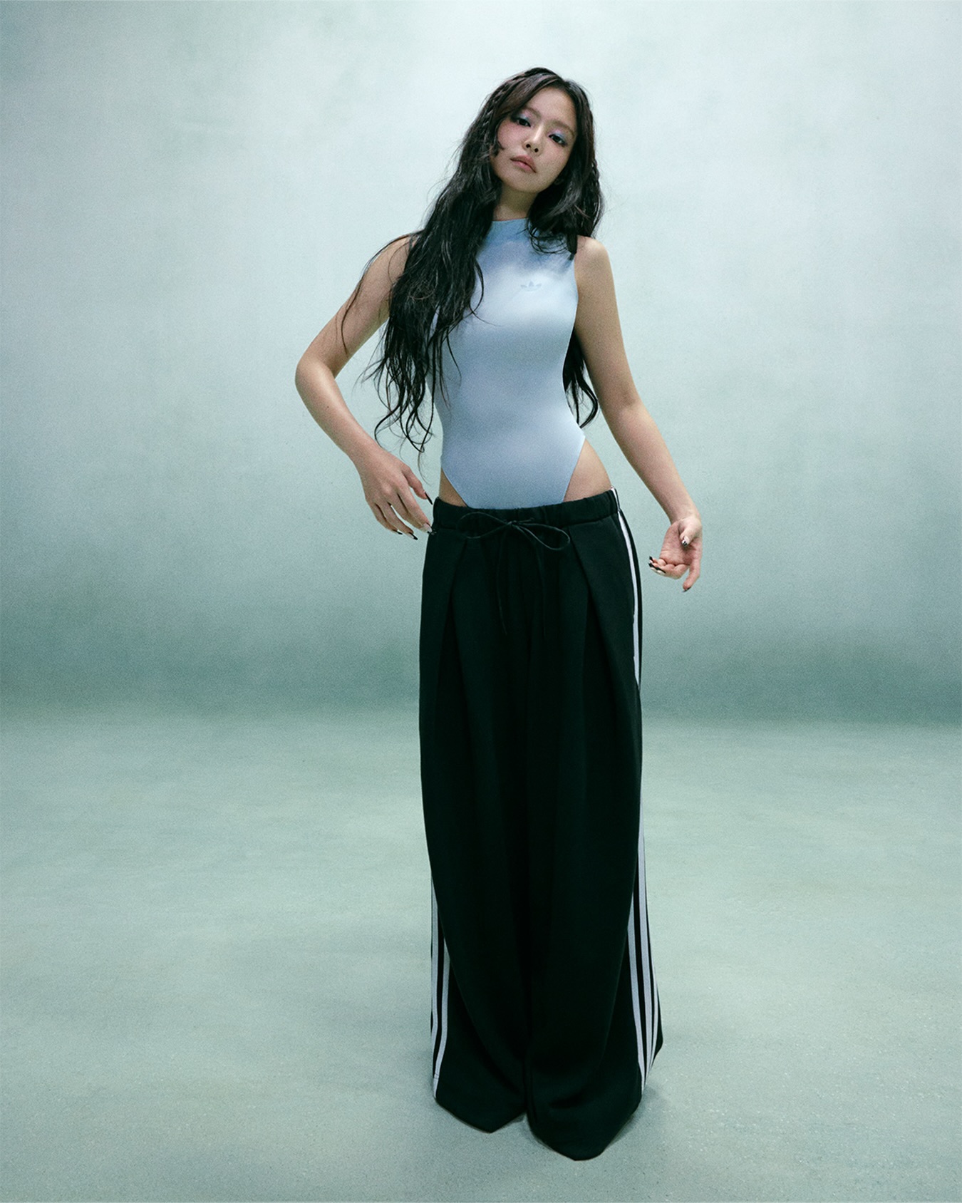 Jennie (BLACKPINK) bị li&ecirc;n luỵ v&igrave; tấm ảnh người đ&agrave;n &ocirc;ng 1 ch&acirc;n- Ảnh 2.