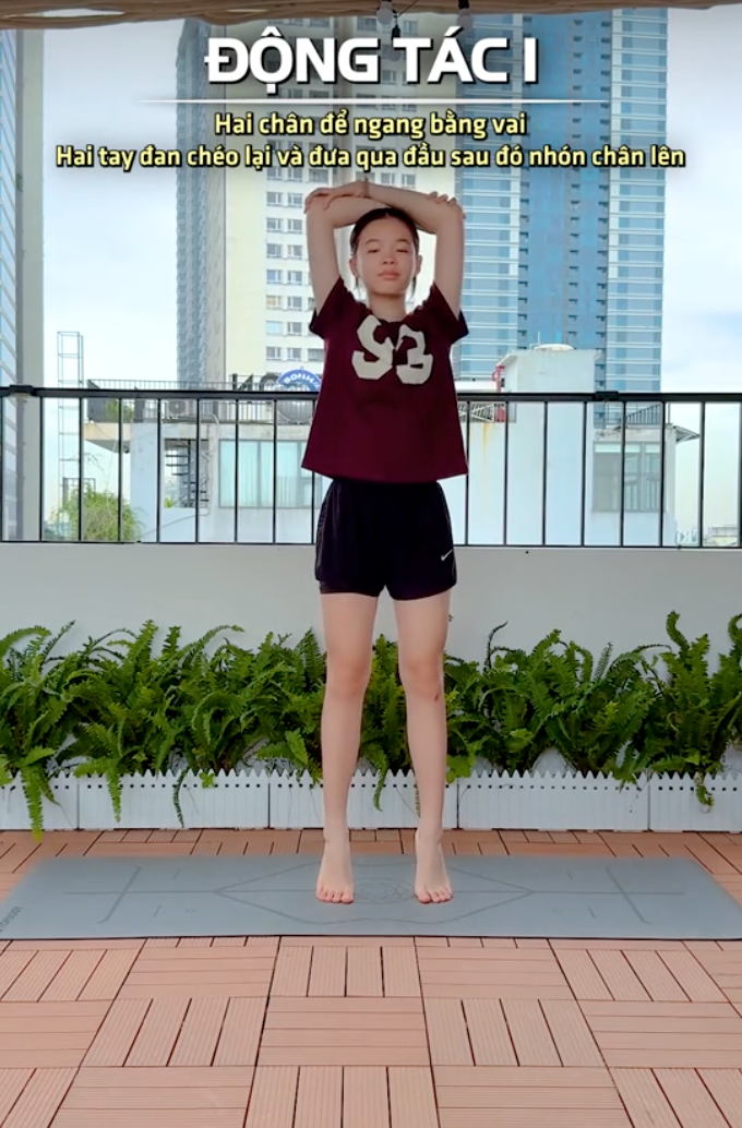 Con g&aacute;i Phương Trinh Jolie 13 tuổi cao gần 1m7, v&oacute;c d&aacute;ng nổi bật: H&eacute; lộ 5 ph&uacute;t tập luyện tại nh&agrave; khi tan học về, gi&uacute;p ch&acirc;n d&agrave;i mi&ecirc;n man ở tuổi dậy th&igrave;- Ảnh 4.