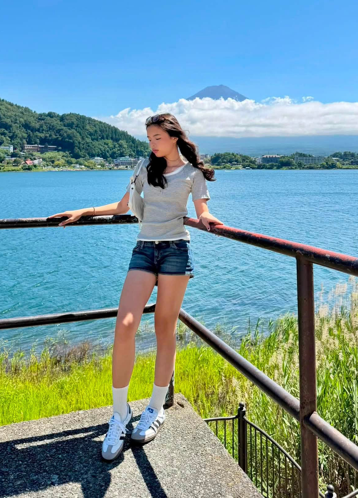 Con g&aacute;i Phương Trinh Jolie 13 tuổi cao gần 1m7, v&oacute;c d&aacute;ng nổi bật: H&eacute; lộ 5 ph&uacute;t tập luyện tại nh&agrave; khi tan học về, gi&uacute;p ch&acirc;n d&agrave;i mi&ecirc;n man ở tuổi dậy th&igrave;- Ảnh 2.