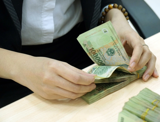 Lời khuyên cho người có sổ tiết kiệm kỳ hạn trên 12 tháng- Ảnh 2.