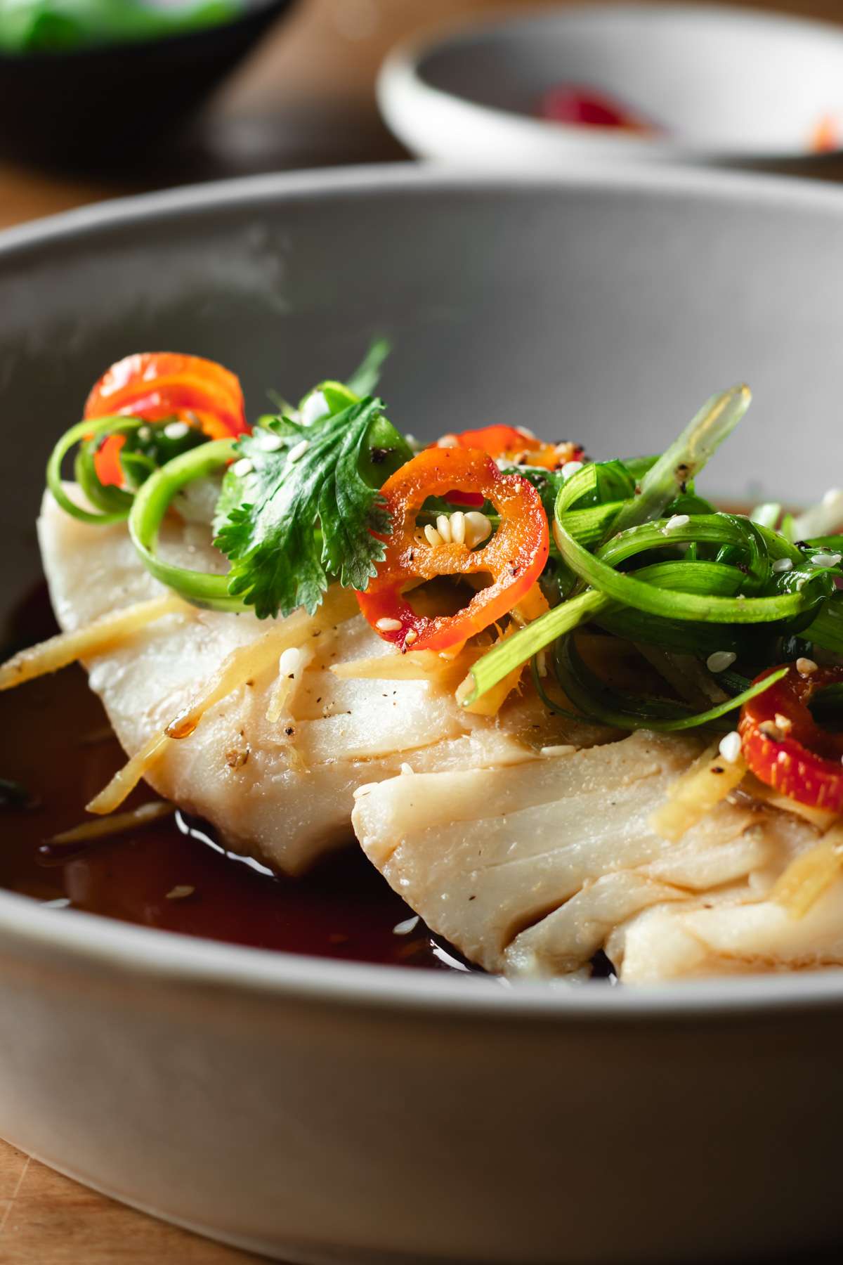 Đầu bếp lâu năm nói thẳng: Nấu cá muốn thơm, không tanh, hãy nhớ dùng 3 gia vị này- Ảnh 1.