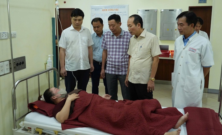 Vụ nghi ngộ độc tập thể tại C&ocirc;ng ty Scavi Huế: 32 người được ra viện- Ảnh 2.