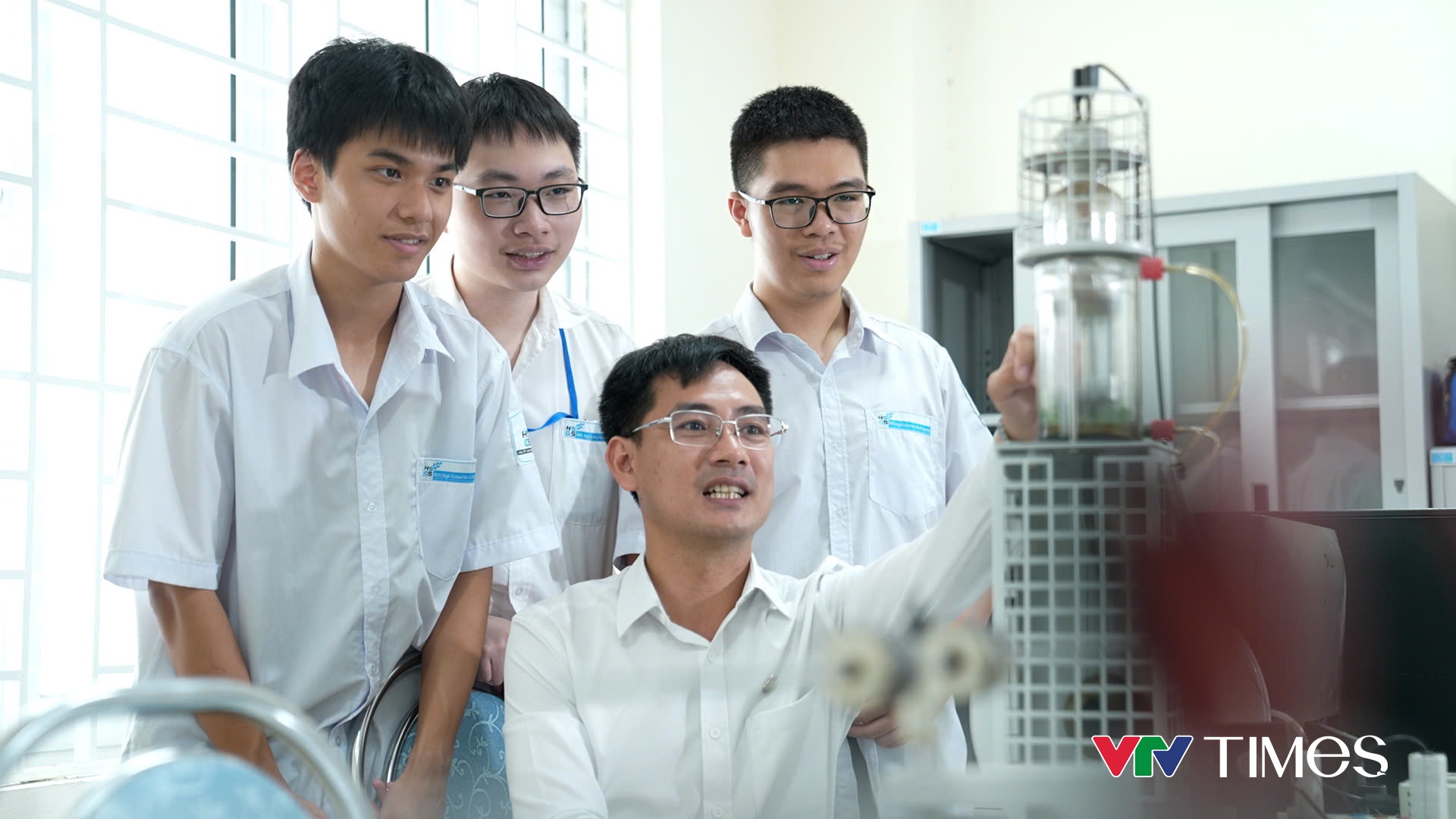 Nguyễn Nhật Minh: Ph&iacute;a sau điểm tuyệt đối 30/30 thi Vật l&yacute; quốc tế - Ảnh 4.