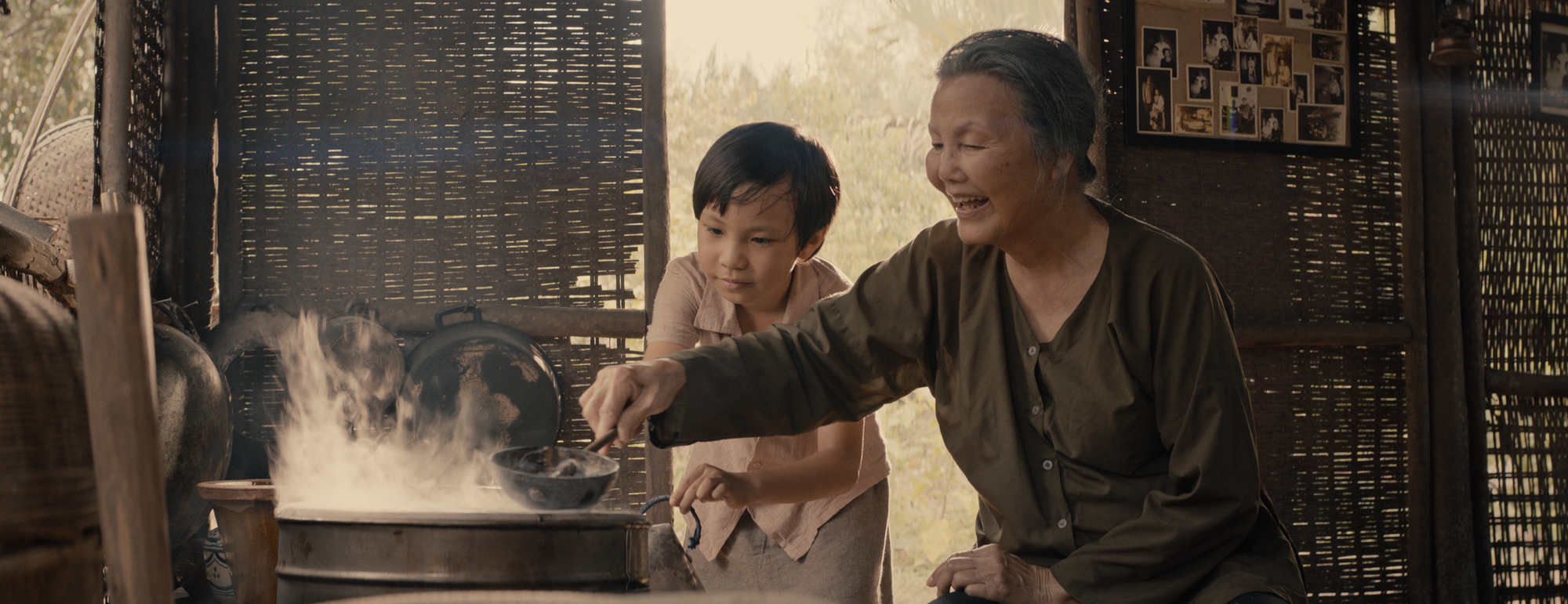 Kiều Chinh và Uy Nhân “lấy nước mắt” khán giả trong Mãi Nợ Một Lời Tạm Biệt - Ảnh 3.