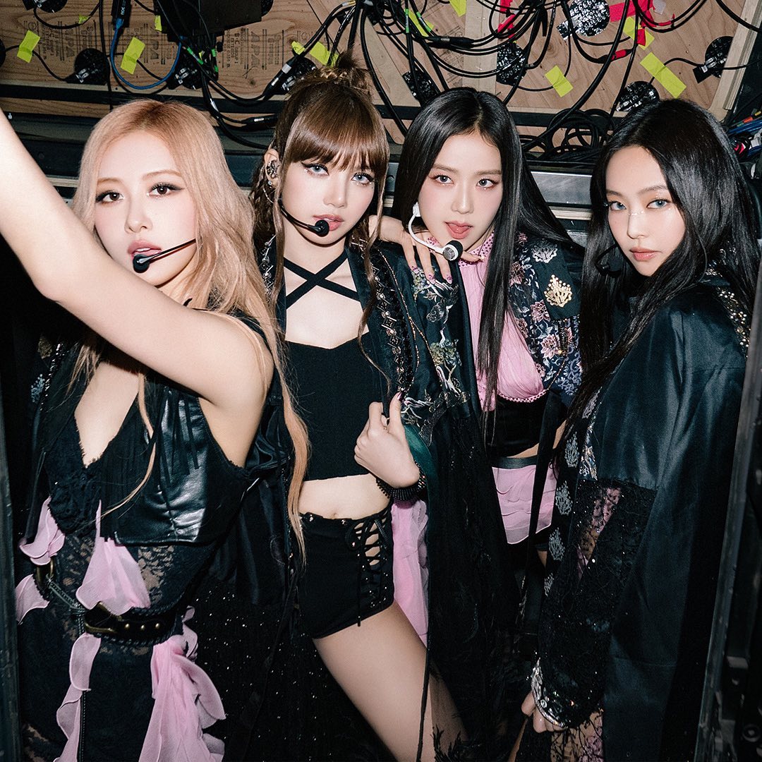 Ros&eacute; (BLACKPINK) "flex" iPhone 18 đỏ burgundy, đập tan nghi vấn d&ugrave;ng AI chỉnh ảnh- Ảnh 6.