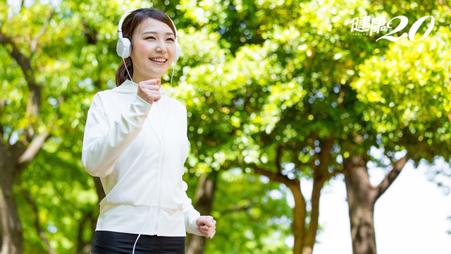 C&oacute; c&aacute;ch n&agrave;o giảm mỡ m&aacute;u m&agrave; kh&ocirc;ng cần tập thể dục cường độ cao? Đi bộ nhanh như thế n&agrave;y mỗi tuần rất hiệu quả- Ảnh 4.