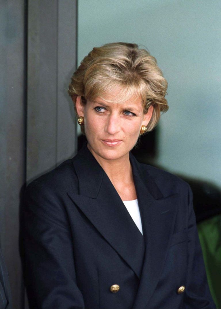 Công nương Diana từng khiến Nữ hoàng Elizabeth nổi giận vì tiết lộ chuyện riêng - Ảnh 2.