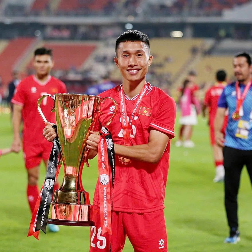 "Số phận" tr&aacute;i ngược của Đo&agrave;n Văn Hậu v&agrave; Do&atilde;n Ngọc T&acirc;n- Ảnh 5.