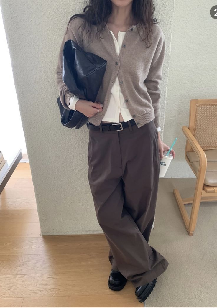 Dâu hào môn Hương Liên đón mùa thu Hà Nội: Từ visual đến style đều đẹp như cảnh phim- Ảnh 10.