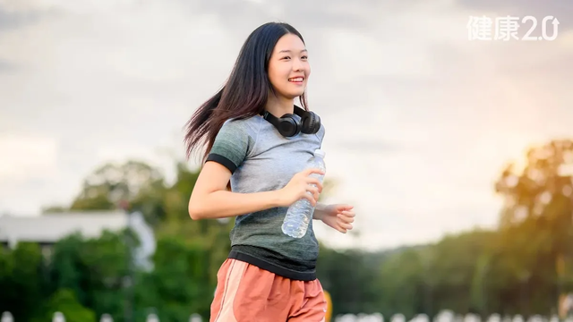 C&oacute; c&aacute;ch n&agrave;o giảm mỡ m&aacute;u m&agrave; kh&ocirc;ng cần tập thể dục cường độ cao? Đi bộ nhanh như thế n&agrave;y mỗi tuần rất hiệu quả- Ảnh 3.