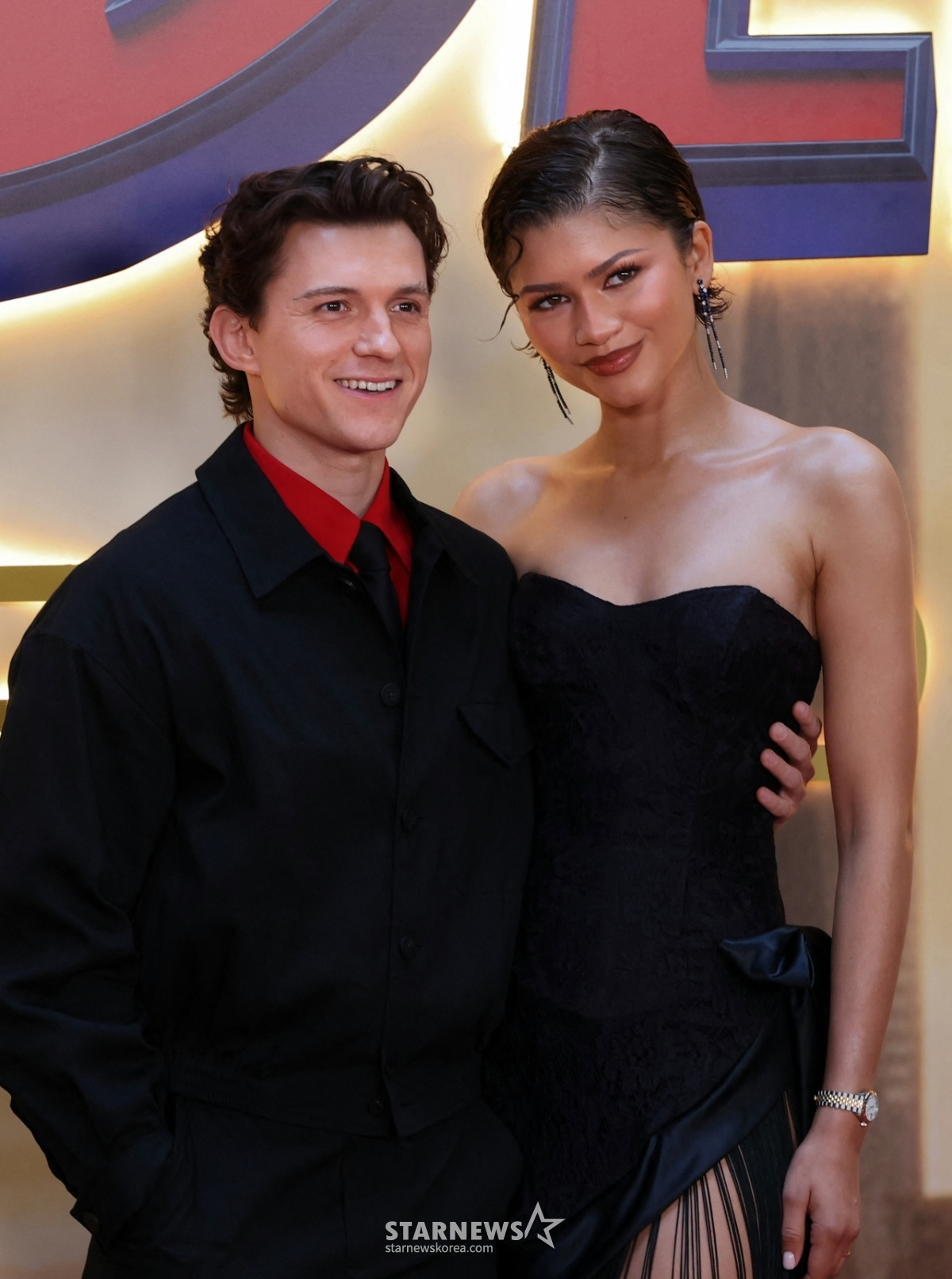 Th&igrave; ra kh&ocirc;ng c&oacute; m&aacute;y quay, "Người Nhện" Tom Holland đối xử với vợ minh tinh thế n&agrave;y đ&acirc;y- Ảnh 6.