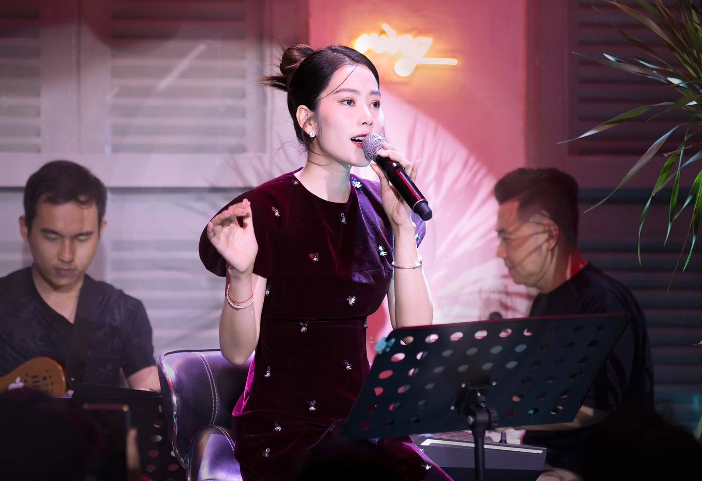 Clip nổi tiếng nhất của Nam Em- Ảnh 2.