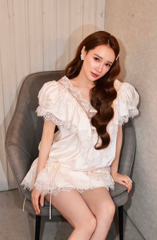 3 lần sinh nở chẳng l&agrave;m kh&oacute; được Nh&atilde; Phương: U40 nhan sắc thăng hạng, gu thời trang c&ograve;n cuốn hơn xưa- Ảnh 6.