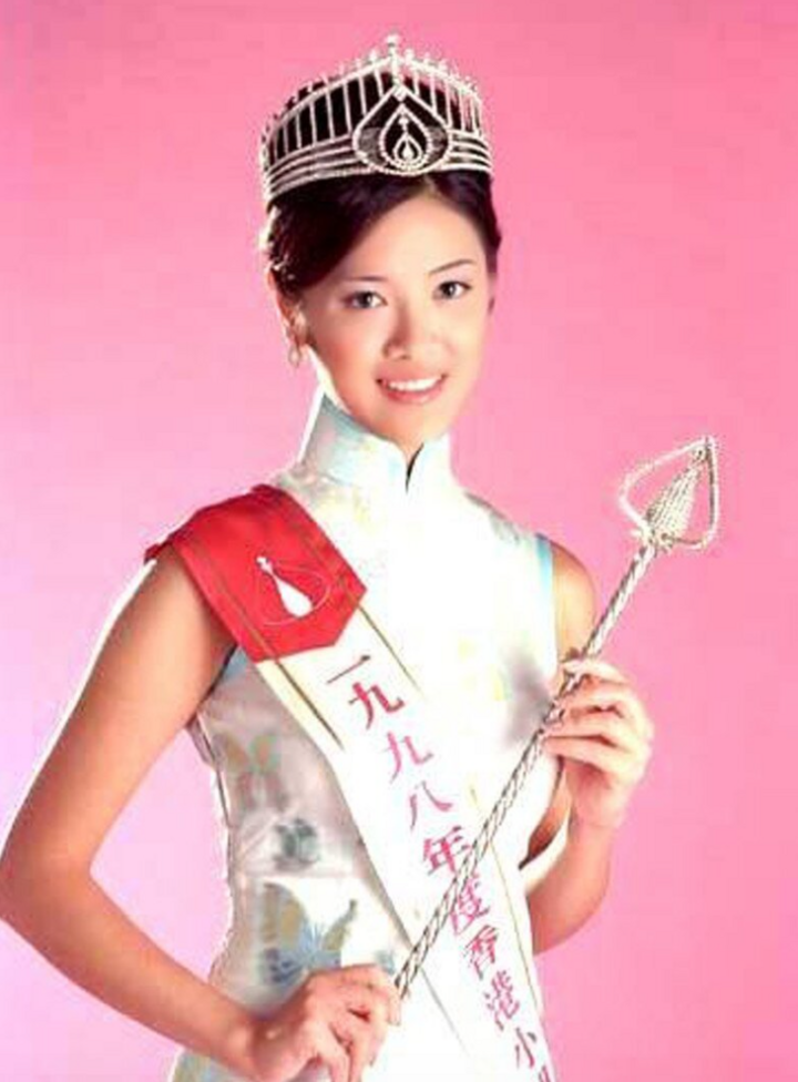 "Hoa hậu bị gh&eacute;t nhất m&agrave;n ảnh" giải nghệ b&aacute;n kim cương, U60 độc th&acirc;n gi&agrave;u c&oacute;- Ảnh 1.