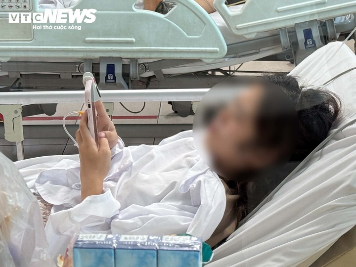 Ch&aacute;y nh&agrave; 5 người chết ở H&agrave; Nội: Người phụ nữ quấn chăn nhảy từ tầng 4 tho&aacute;t nạn- Ảnh 1.