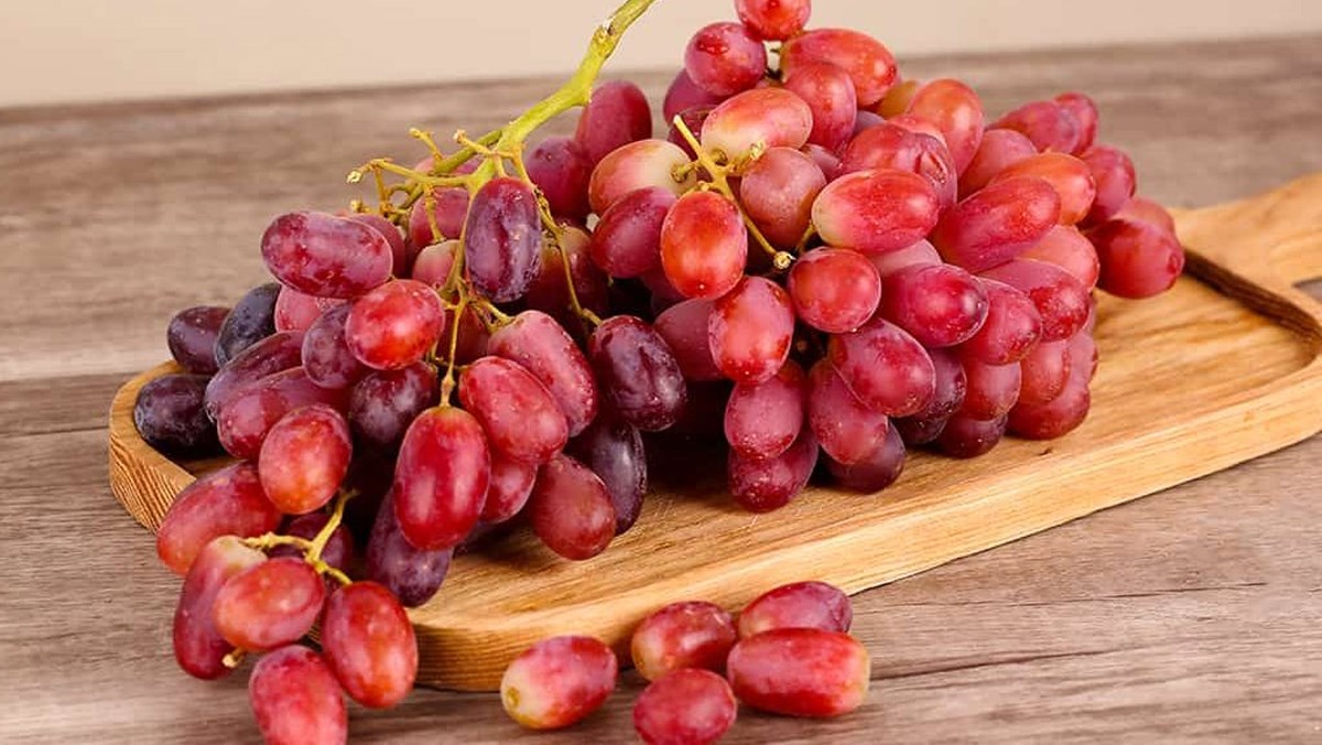 Người lớn tuổi nên ưu tiên những loại trái cây nào trong thực đơn hằng ngày? - Ảnh 2.