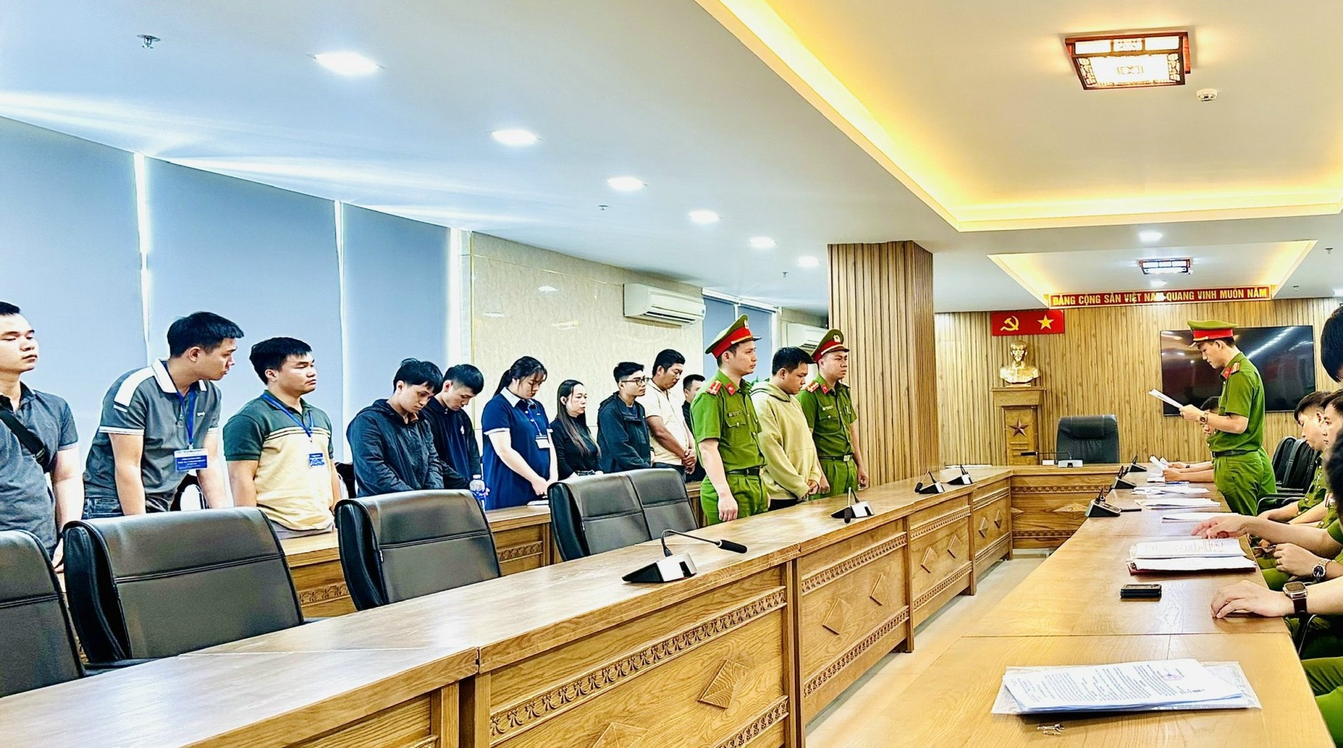 C&ocirc;ng an sẽ điều tra nếu ph&aacute;t hiện t&agrave;i khoản ng&acirc;n h&agrave;ng c&oacute; giao dịch chuyển tiền như sau - Ảnh 2.
