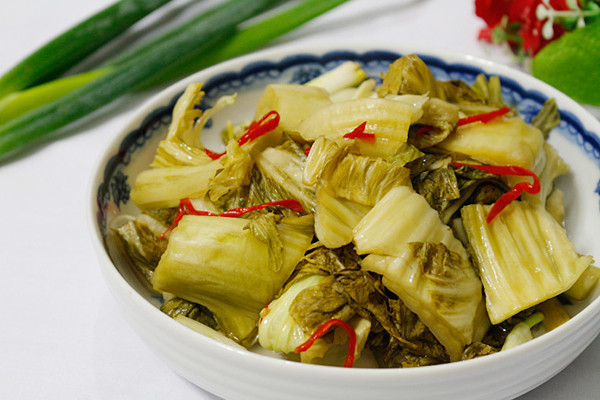 Người đ&agrave;n &ocirc;ng 31 tuổi su&yacute;t tử vong v&igrave; m&oacute;n rau quen thuộc nhiều người m&ecirc; - Ảnh 2.