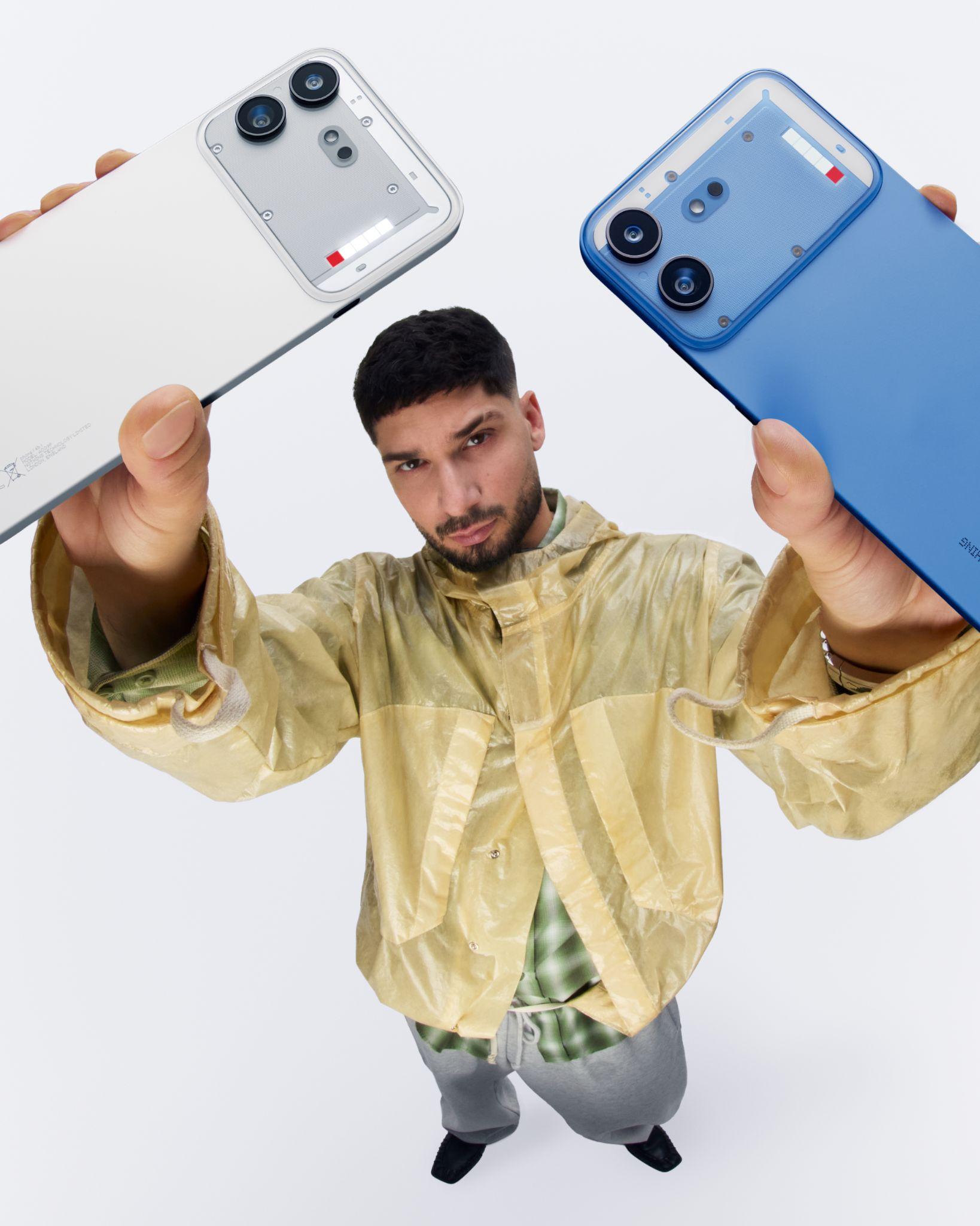 Nothing Phone (4b) lên kệ Thế Giới Di Động: Ngoại hình “không đụng hàng”, trải nghiệm đầy chất riêng - Ảnh 1.