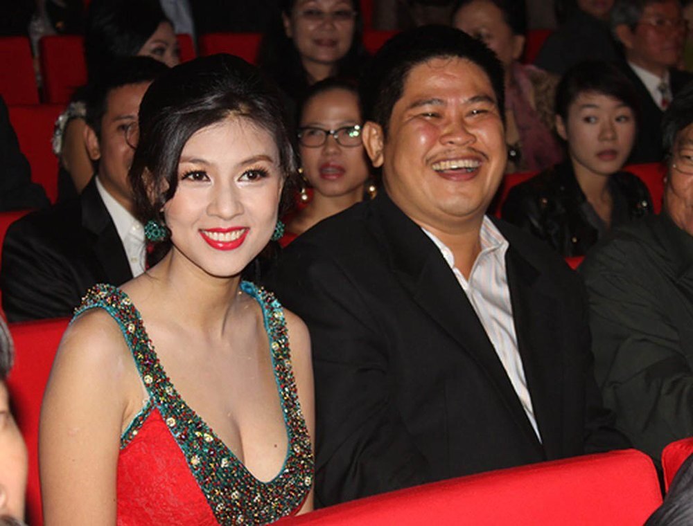 Nữ diễn vi&ecirc;n đ&igrave;nh đ&aacute;m bỏ showbiz đi b&aacute;n x&ocirc;i cua ở đường Nguyễn Lương Bằng, TP.HCM- Ảnh 2.