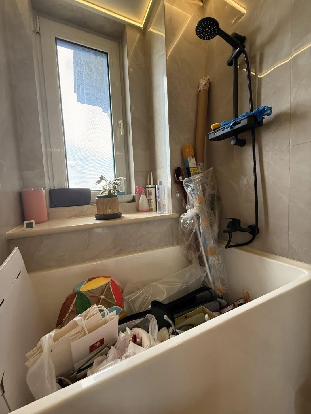 7 món đồ nhiều người mua ngay khi có nhà mới nhưng càng dùng càng thấy phiền: Tốn tiền, chiếm chỗ, bỏ đi cũng tiếc - Ảnh 8.