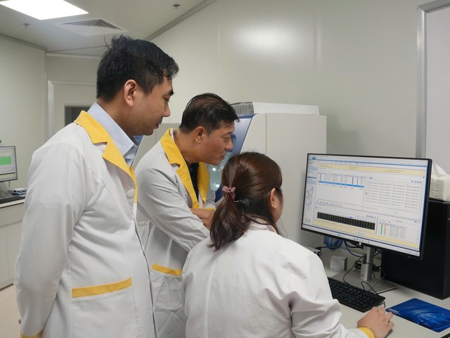 GS Vũ H&agrave; Văn: Việt Nam đang giải b&agrave;i to&aacute;n &ldquo;người đ&atilde; mất đi t&igrave;m lại người sống- Ảnh 2.