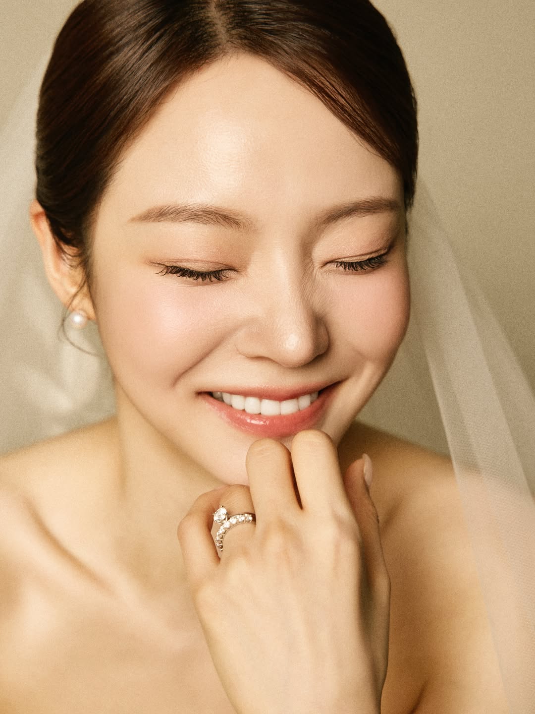 Ca sĩ K. lần đầu c&ocirc;ng bố ảnh cưới với diễn vi&ecirc;n H., visual cực phẩm g&acirc;y b&atilde;o mạng- Ảnh 11.