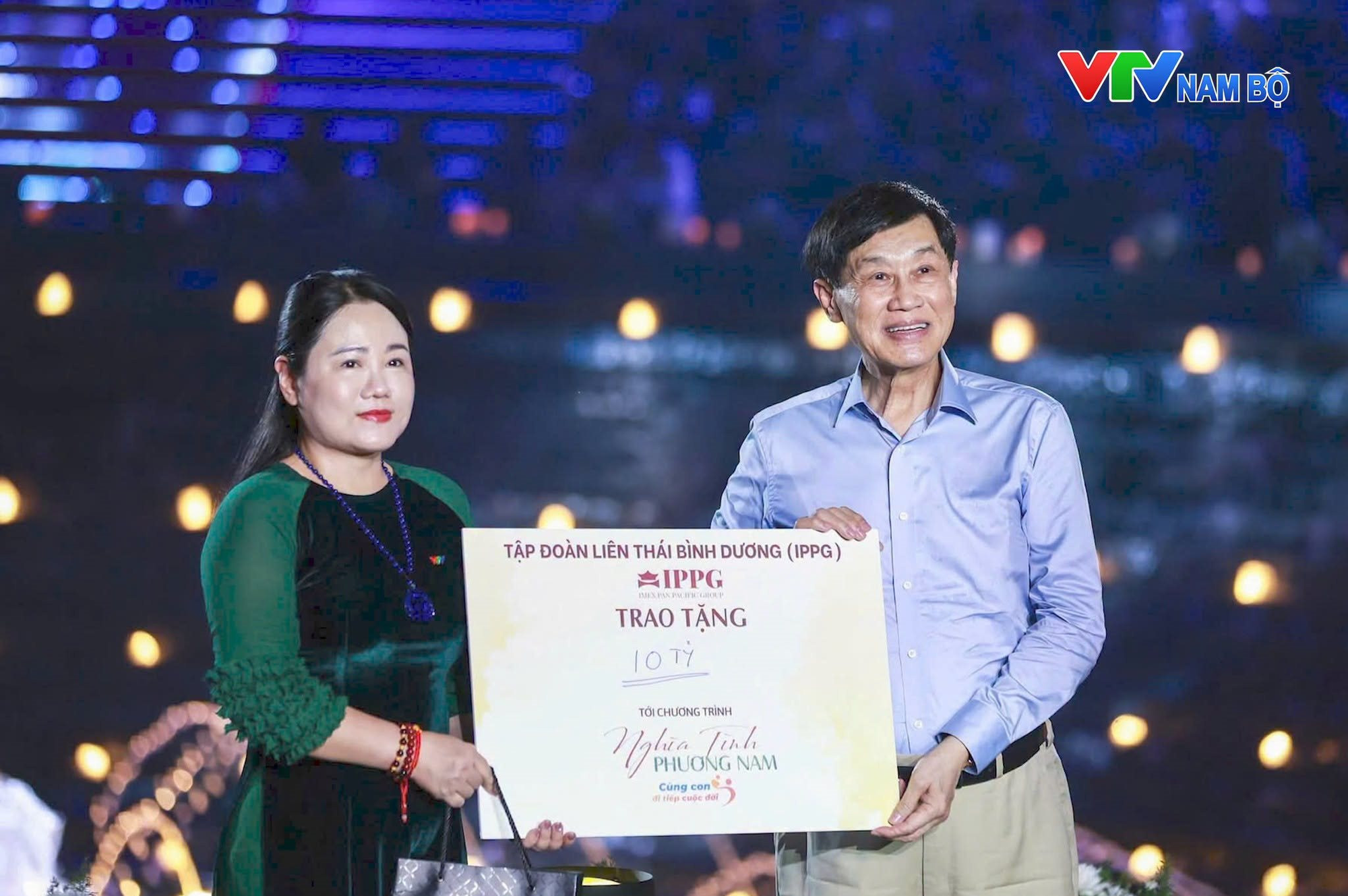 Tỷ ph&uacute; 75 tuổi người Việt, từng thu&ecirc; chuy&ecirc;n cơ 8 tỷ đồng đưa con g&aacute;i về nước c&aacute;ch đ&acirc;y 6 năm: Vừa tr&iacute;ch 10 tỷ đồng từ lương hưu l&agrave;m th&ecirc;m việc đặc biệt - Ảnh 1.