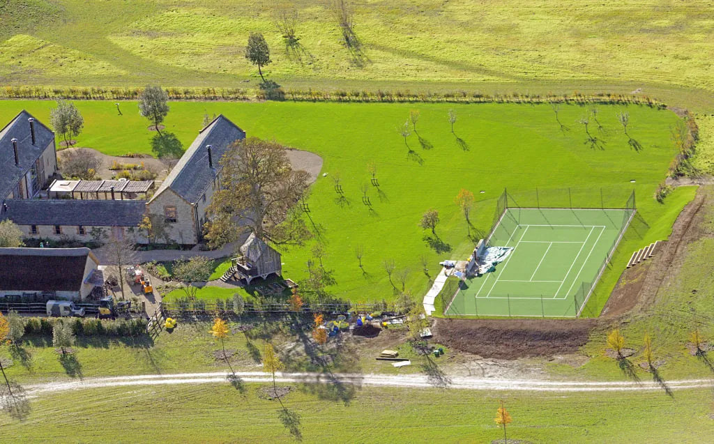 To&agrave;n cảnh khu đất 100.000m2 l&agrave; trang trại nu&ocirc;i g&agrave; của David Beckham - Ảnh 16.